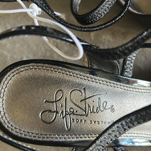 LifeStride-Size 7W- Soft System-Black-High Heel-Faux Leather, Patten Leather - Picture 2 of 3
